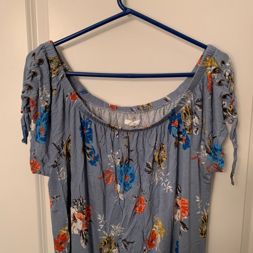 Shirt - Picture 2 of 5